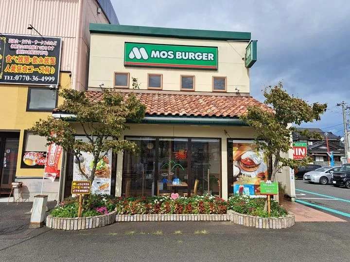 モスバーガー敦賀店様 花水木剪定